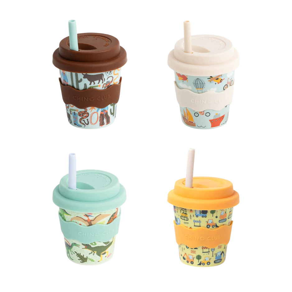 Set of 4 adventure-themed cups with snap lids and drinking straws